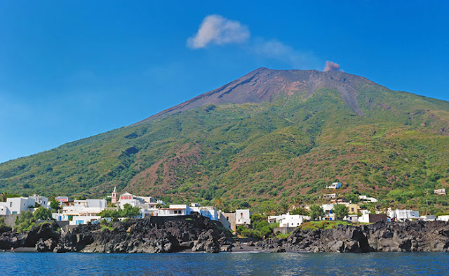 Lee más sobre el artículo Stromboli, un volcán de película